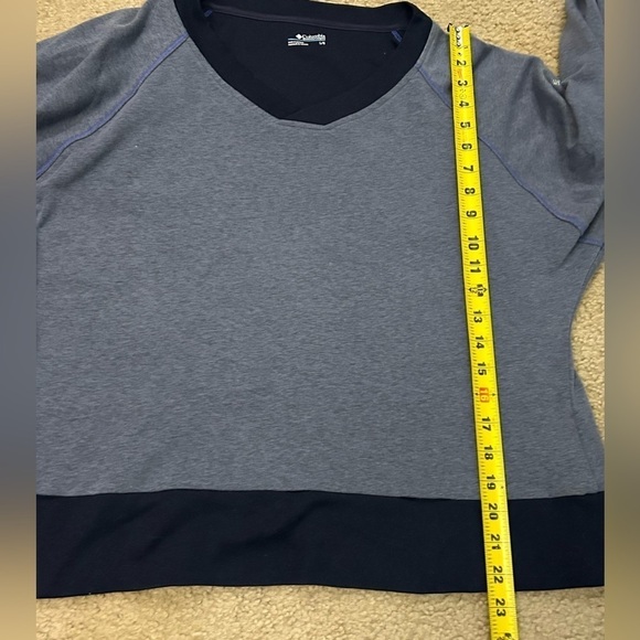 Columbia Women’s Large Heathered Honey Two Tone Pullover Sweater - Picture 8 of 8